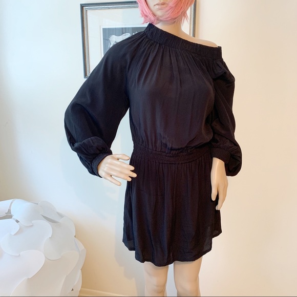 MLM Dresses & Skirts - MLM Off Shoulder Blouson Dress small/medium